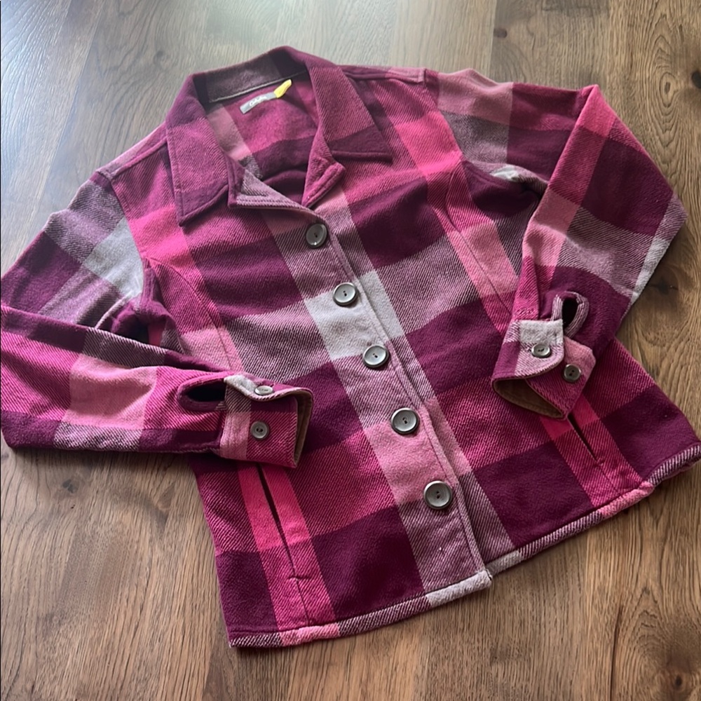 Cabelas Women's Medium Pink & Purple Flannel With Pockets